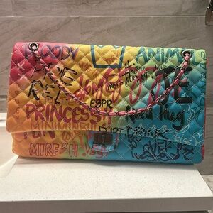 Beautiful XL Graffiti Flap bag